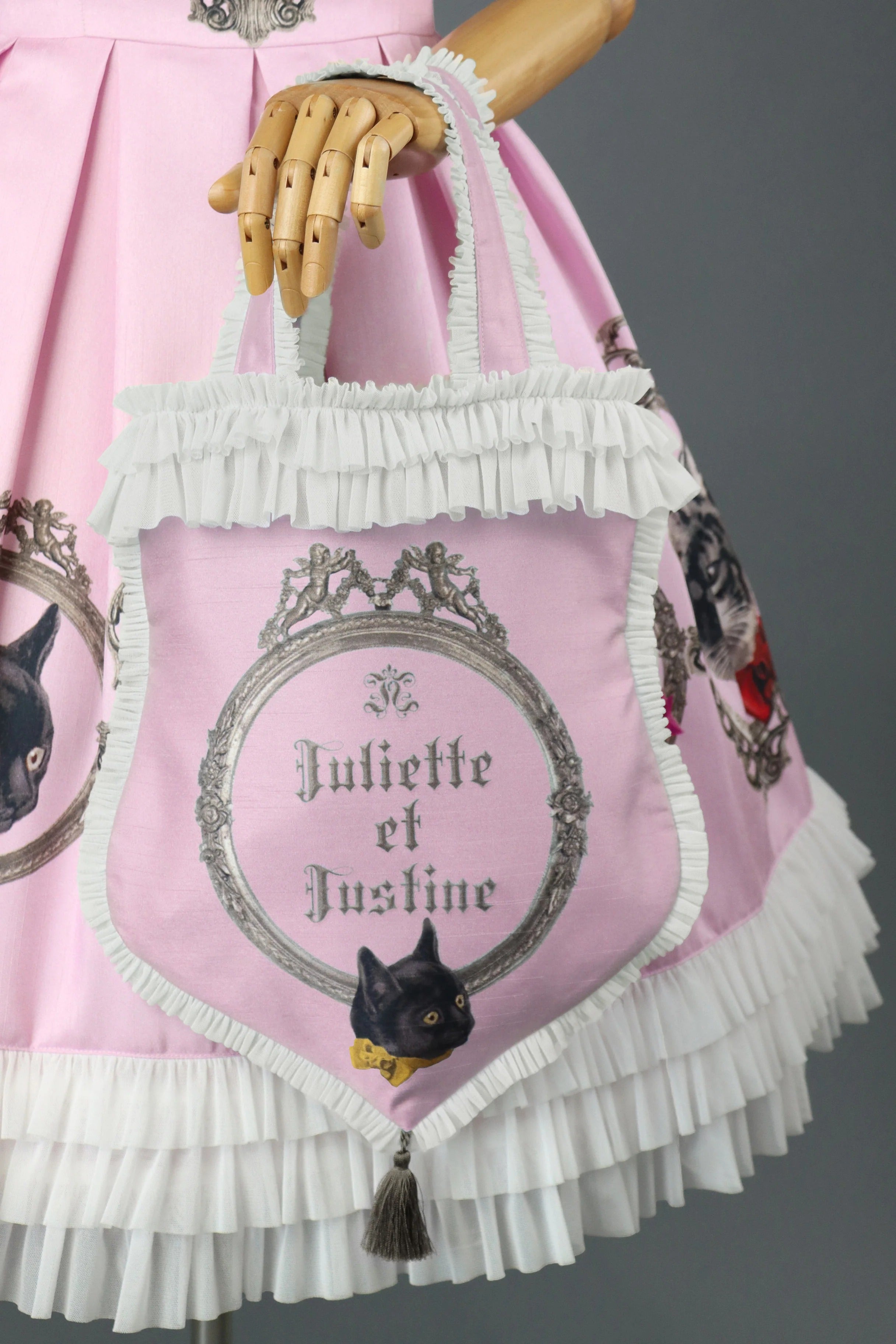 Le Cadre du Chat Silver Frame Cat Bag by Juliette et Justine