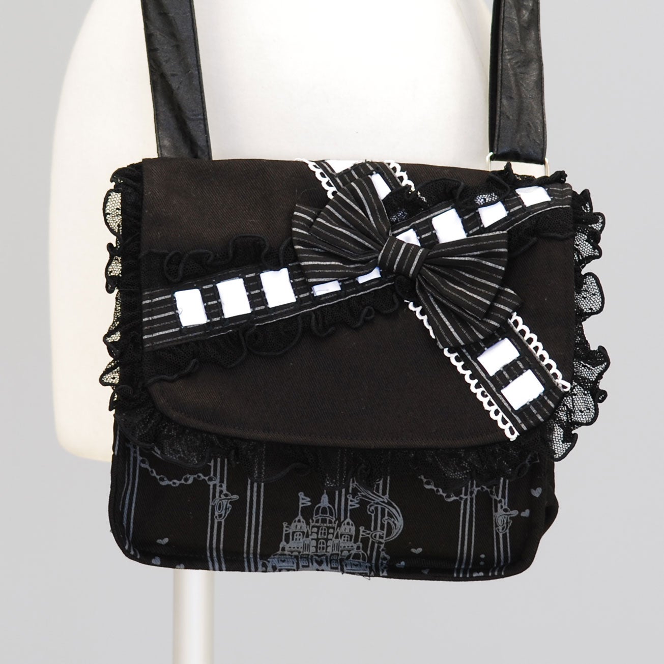 FRILL Castle Ribbon Shoulder Bag by h.NAOTO