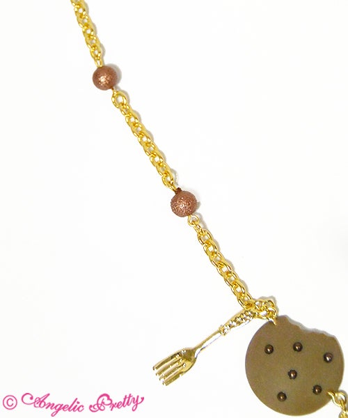 Cream Cookie Necklace by Angelic Pretty