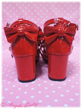 Enamel Chelsea Ribbon Shoes by Angelic Pretty