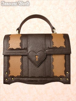 Lace Scallop Treasure Box Pochette by Innocent World