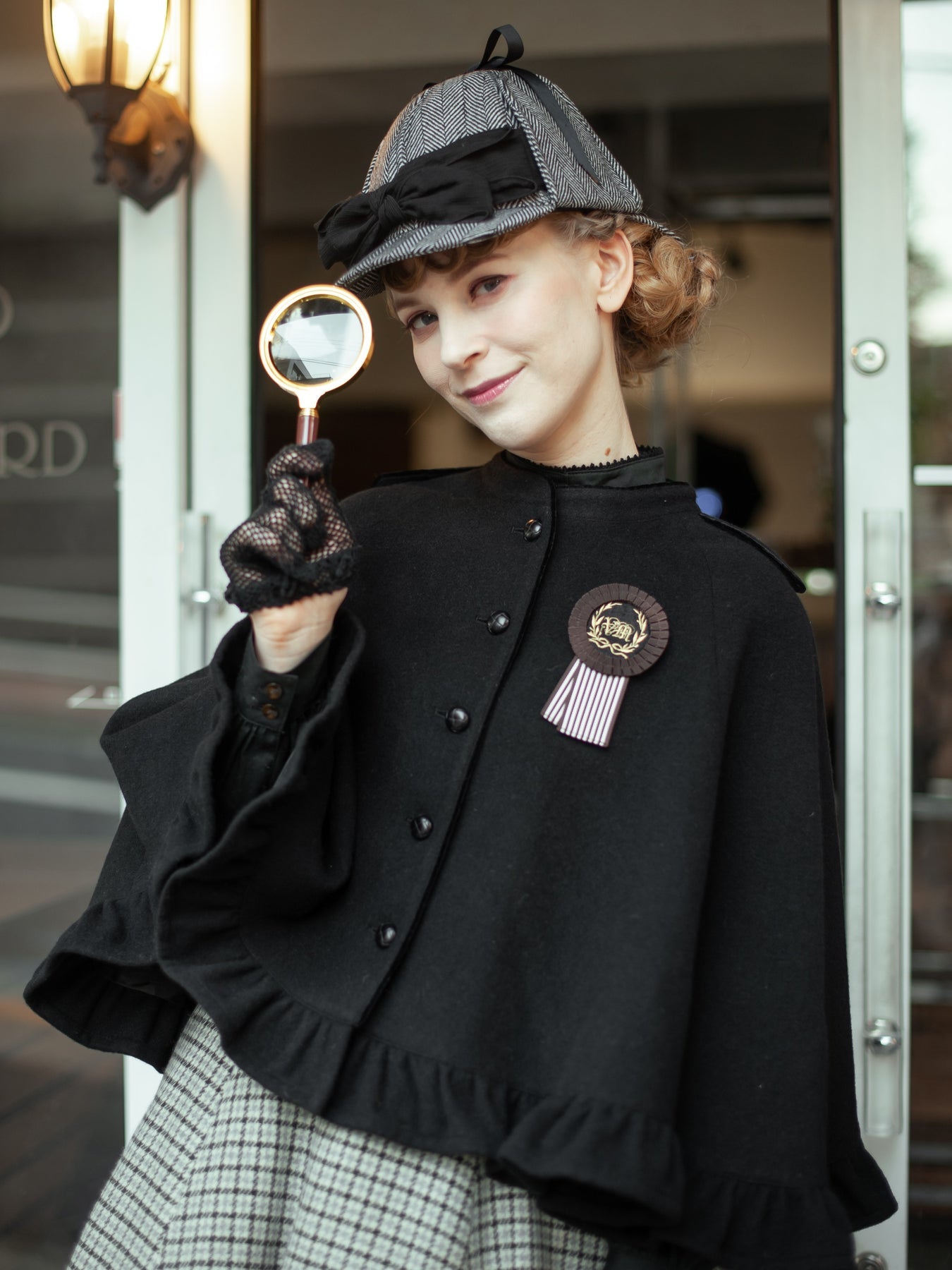 シャーロックチェックケープ　ロゼット付き　ヴィクトリアンメイデン Sherlock Rosette Brooch by Victorian Maiden