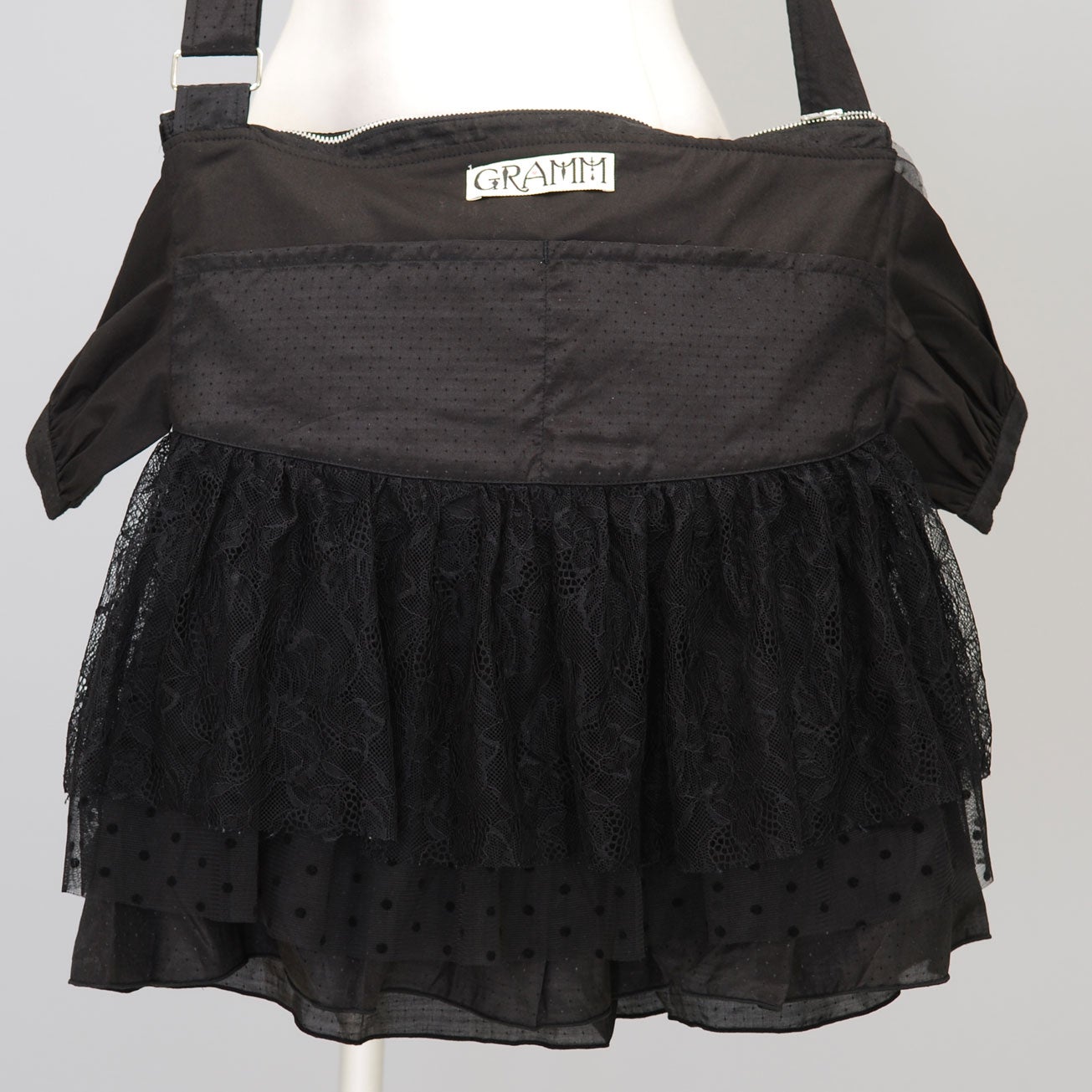 GRAMM One Piece Shoulder Bag by h.NAOTO
