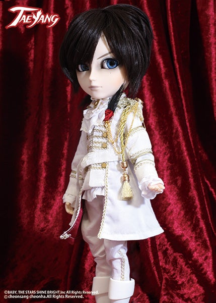 TAEYANG x Alice and the Pirates Akira Doll by Alice and the Pirates