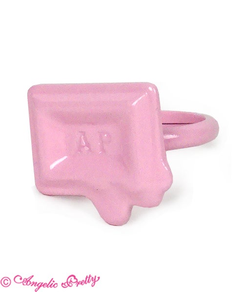 Chocolate Piece Ring (2020) by Angelic Pretty