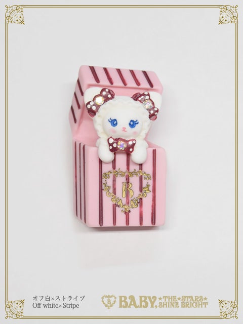 Neko Kumya's Gift Box Brooch by Baby, the Stars Shine Bright