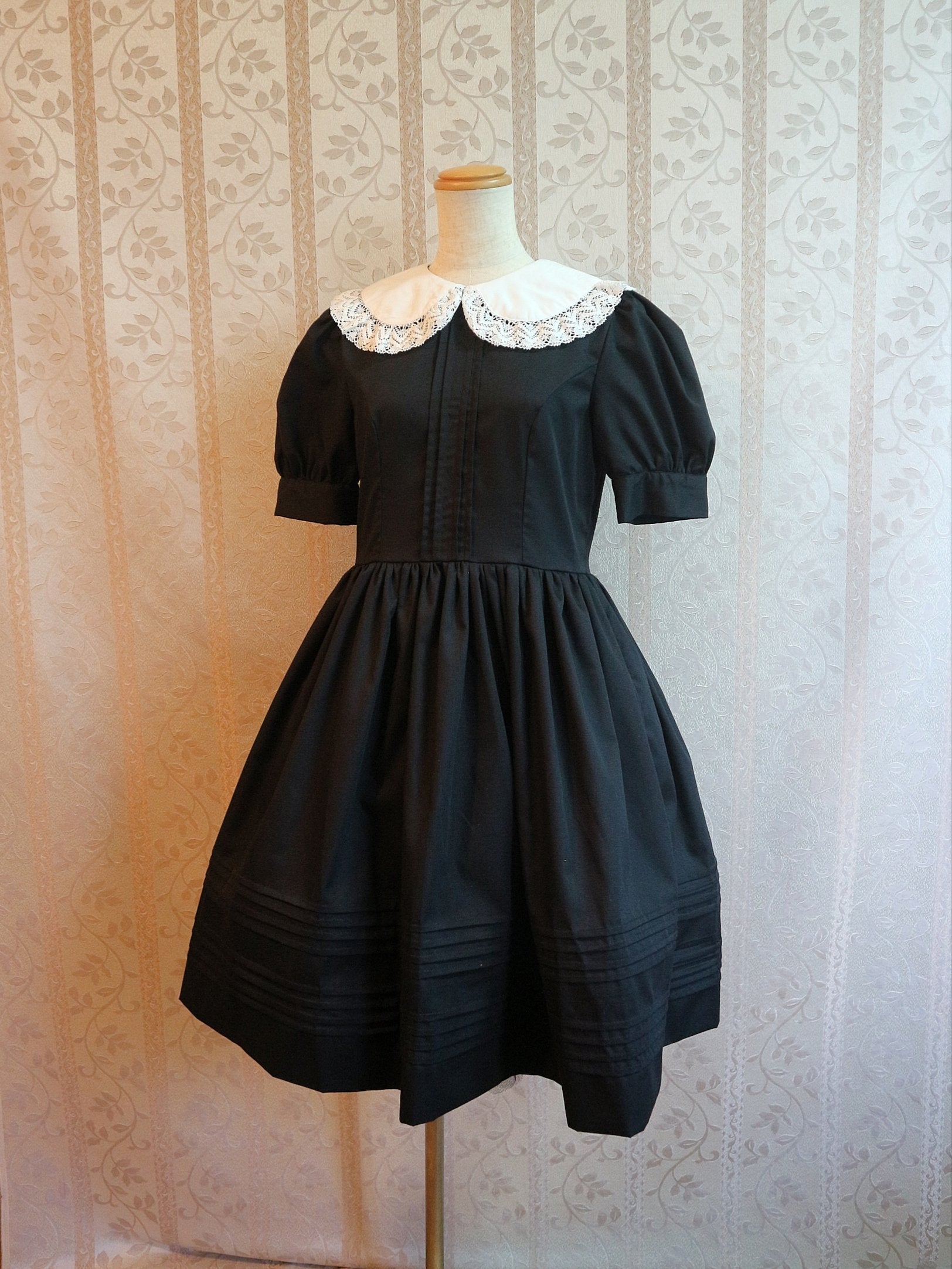 Moonrise Theater 懐古　半袖　黒白　ワンピース Moonrise Theater ~ Pintuck Short Sleeve OP by Indie Brand