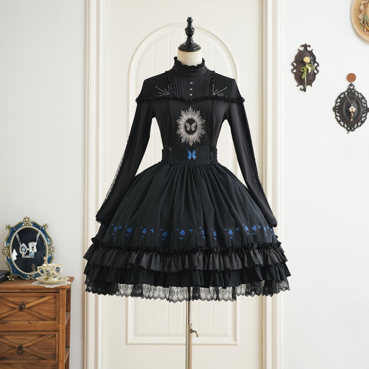 Hoshibako Works ~ Ulysses Fantasy Rose Line Skirt by Chinese Indie