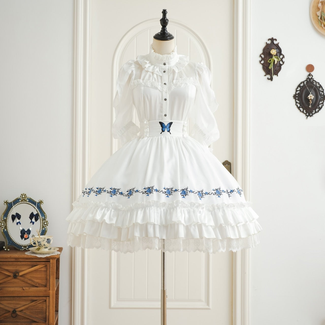 Hoshibako Works ~ Ulysses Fantasy Rose Line Skirt by Chinese Indie