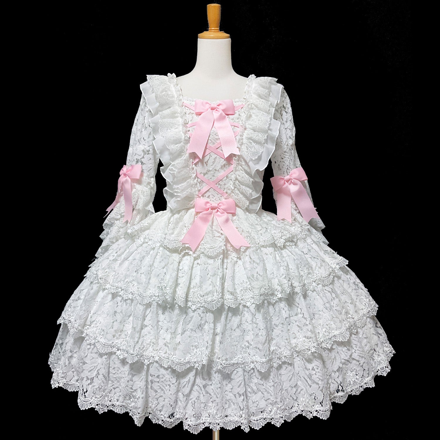 And Romeo ~ Gorgeous Lace Court Rococo OP by Indie Brand