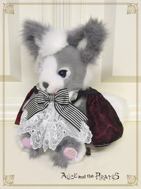 Brilliant Notice from Phantom Thief Jabot & Cloak Set for Chris