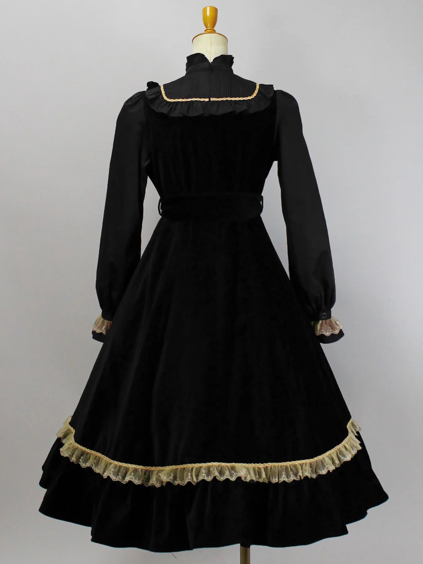 Velvet Rosen OP (2024) by Victorian Maiden