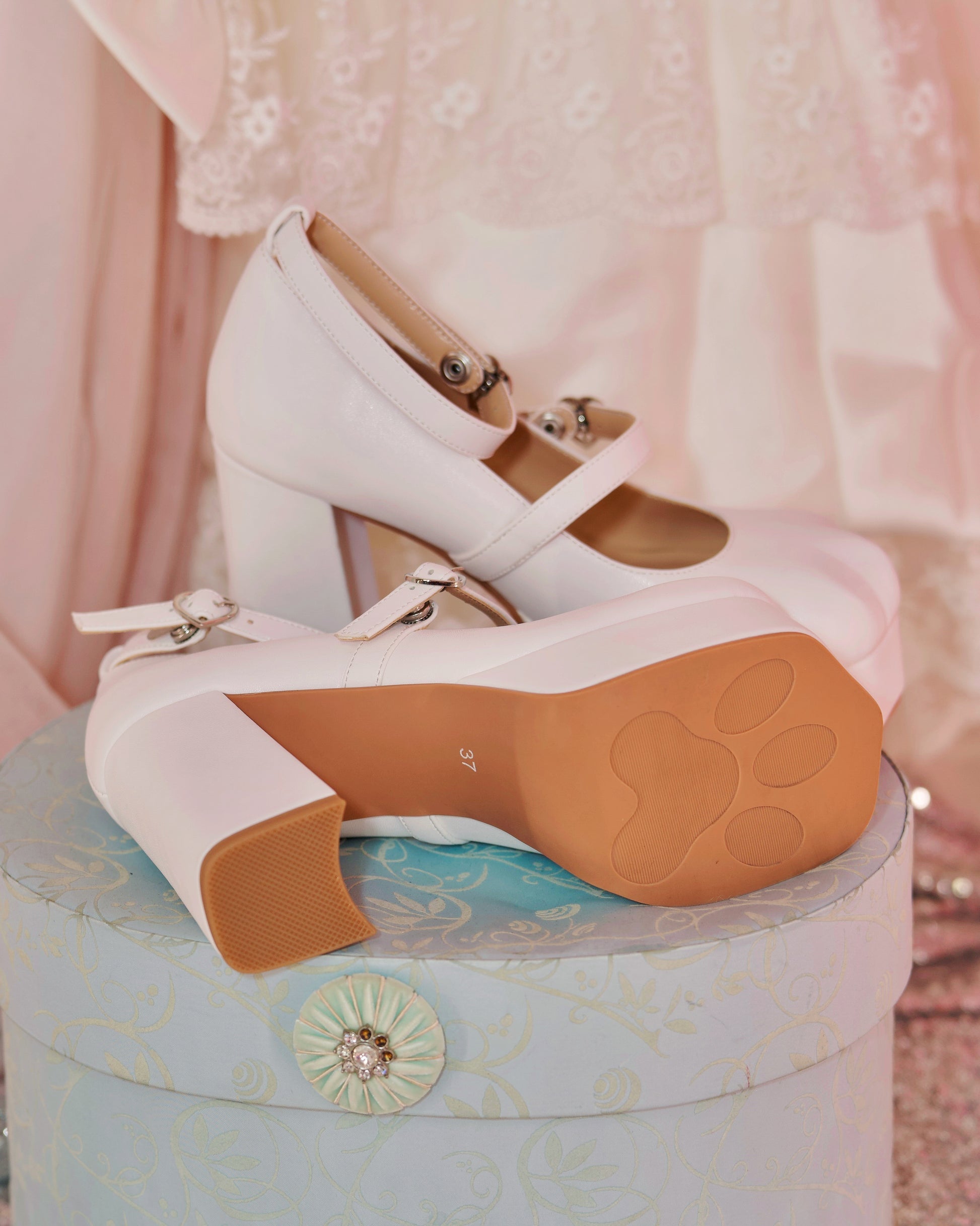 Vina of the Valley ~ Kitty Platform Heels by Offbrand