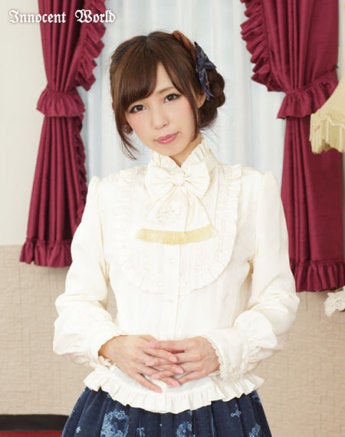 Innocent World クロス刺繍ブラウス Cross Embroidered Blouse by Innocent World