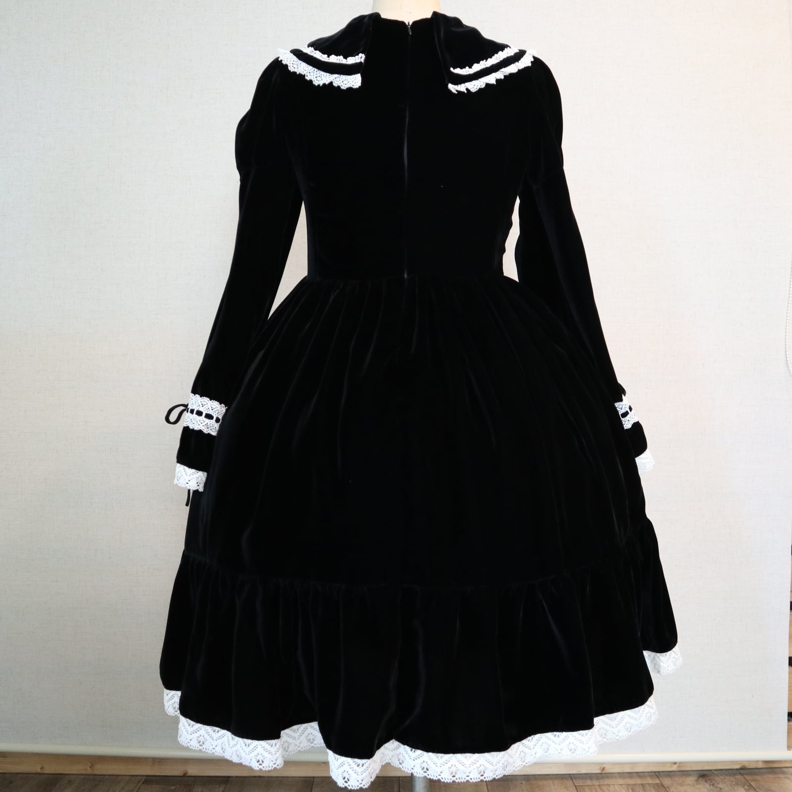 Rusanjin's Room ~ Dreaming of Velvet OP by Indie Brand