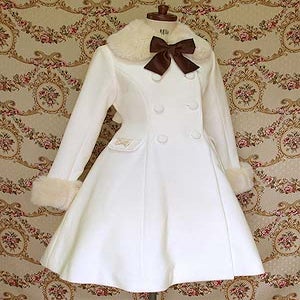 メアリーマグダレン アマンディーヌコートコート ミルクティー Amandine Coat by Mary Magdalene