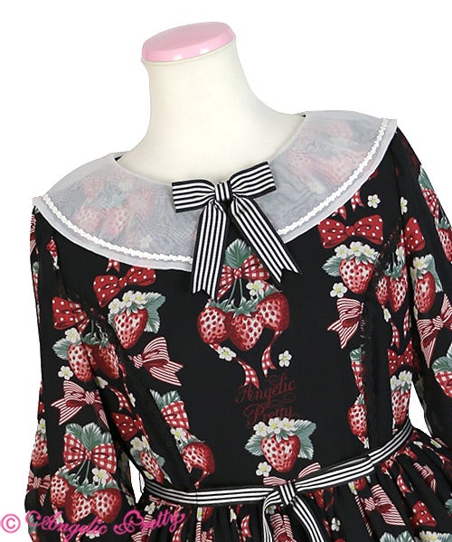 Strawberry Doll OP by Angelic Pretty