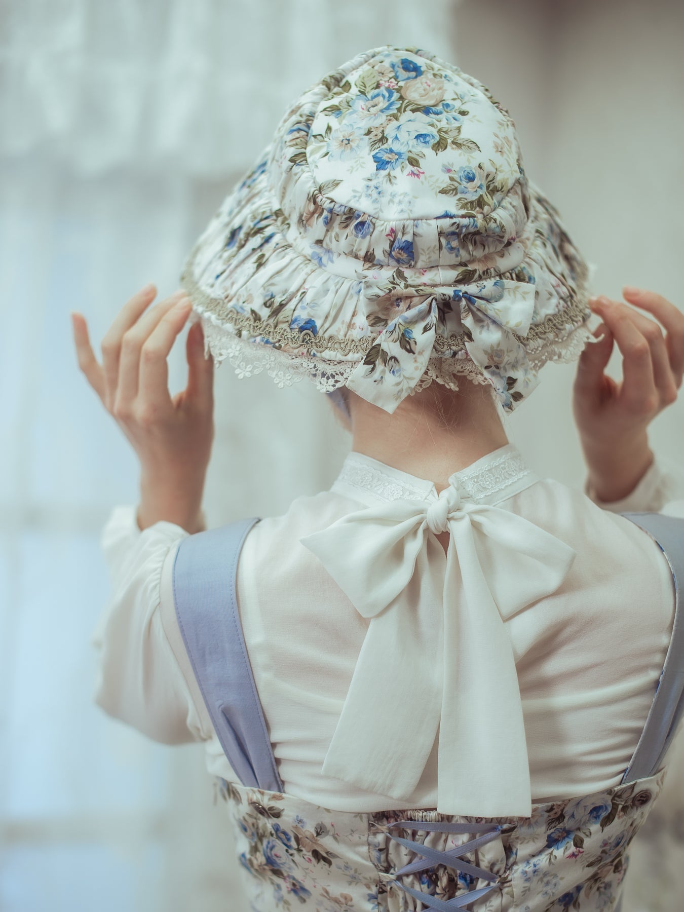 ロココブーケ柄ドールハット（ロココブルー） Rococo Bouquet Print Doll Hat by Victorian Maiden