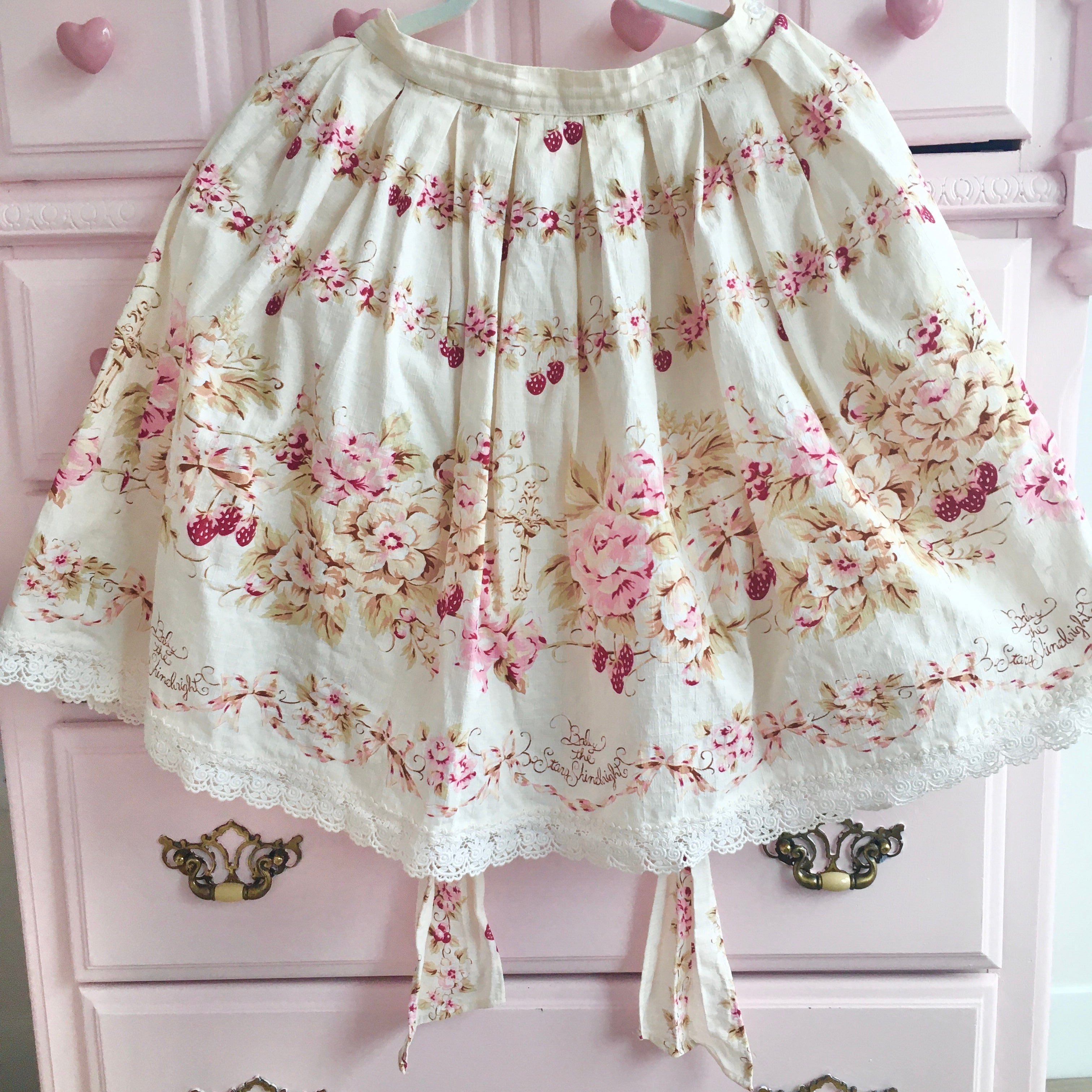 【ワケあり商品】BABY クロスローズプリントスカート Cross Rose Print Skirt by Baby, the Stars Shine Bright