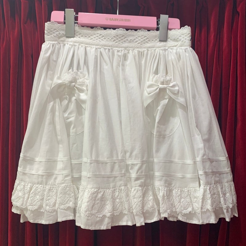 Alice's Lawn Frill Apron by Alice and the Pirates