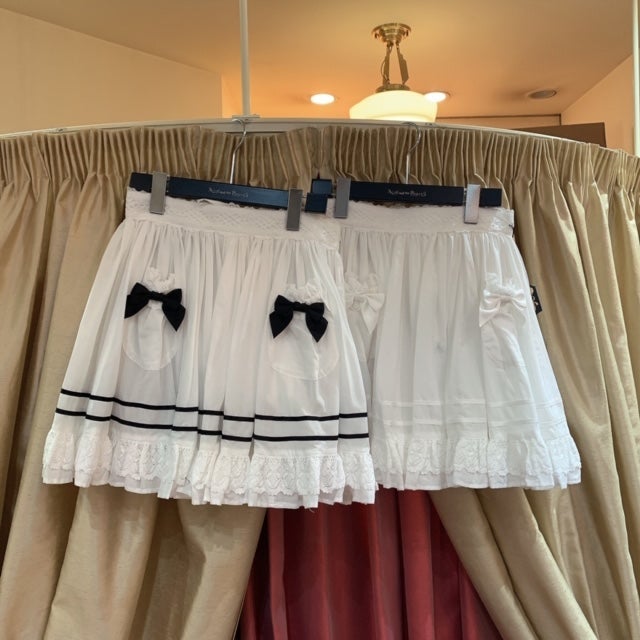 Alice's Lawn Frill Apron by Alice and the Pirates