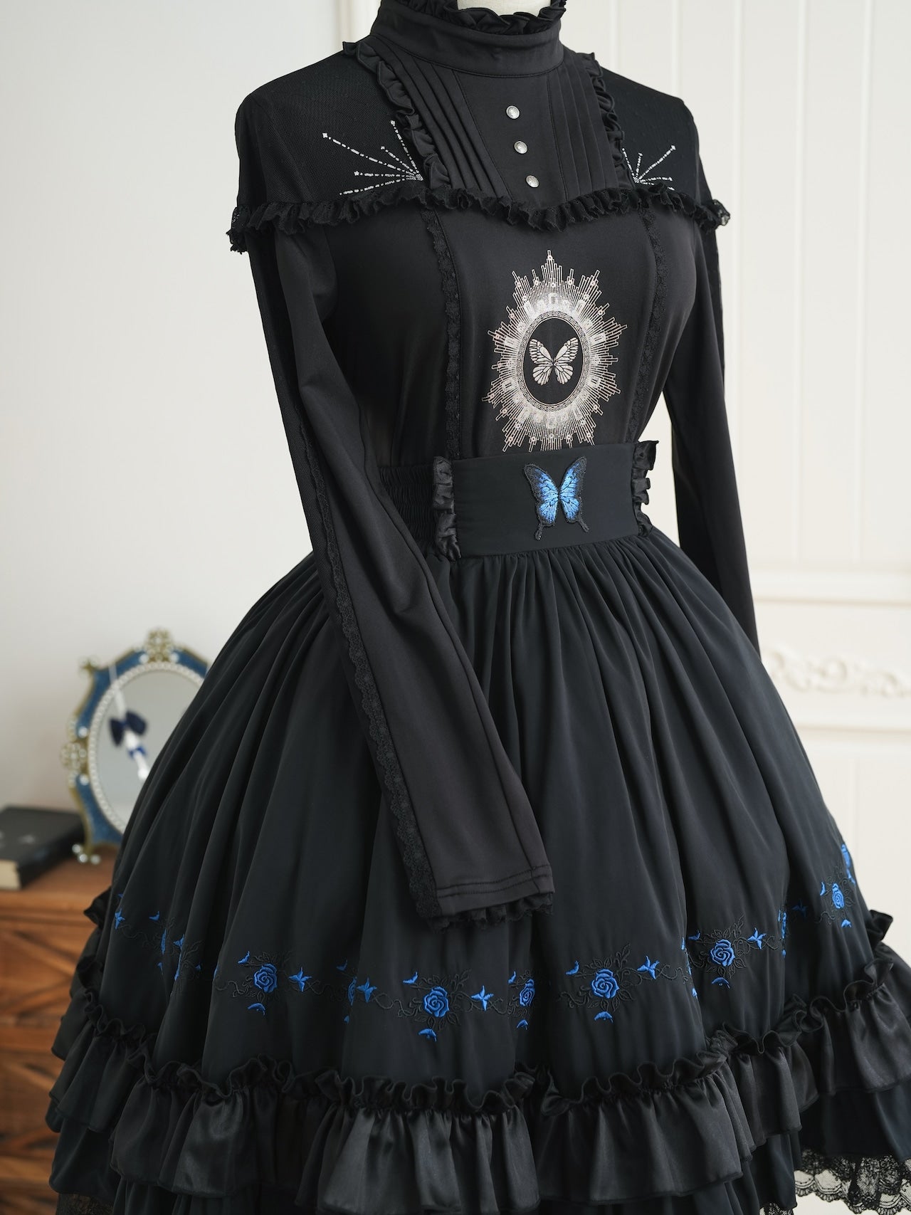 Hoshibako Works ~ Ulysses Fantasy Rose Line Skirt by Chinese Indie